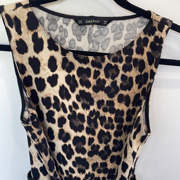 NWOT Zara animal print leopard crew neck sleeveless top. Ties at waist size XS - Picture 5 of 8